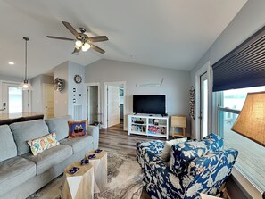 Condo (2 Bedrooms) | Diversos