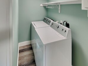 Condo (2 Bedrooms) | Property amenity - Pelican B'reef by Miss Kitty’s (Rockport)