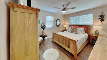 House, Multiple Beds, Pool Access (Paradise Cove - 3 Pets Allowed) | 3 bedrooms, individually decorated, individually furnished, bed sheets