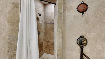 Appartamento (4 Bedrooms) | Varie