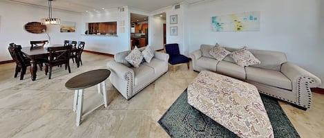 Condo (4 Bedrooms) | Front of property