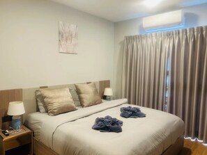 3 bedrooms, WiFi, bed sheets - Astra Sky River Luxury 3B2B Condo (Chang Klan Muang)