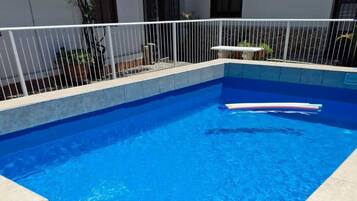 Sesongbasert utendørsbasseng