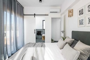 4 室のベッドルーム、WiFi、ベッドシーツ