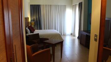 1 bedroom, in-room safe, blackout curtains