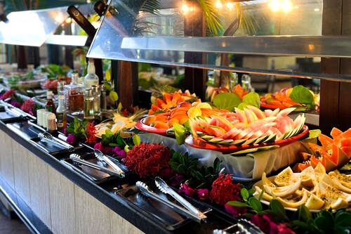 Buffet déjeuner gratuit tous les jours