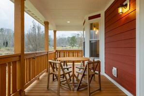 2025 Briggs Dr43 - Modern Shepherd's Lodge with stunning 360 Views, Fenced Pet Area and Pool (Buncombe County)
