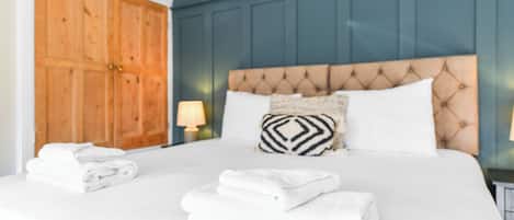 Huis, 4 slaapkamers | 4 slaapkamers, een strijkplank/strijkijzer, gratis wifi, beddengoed