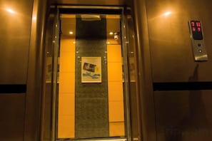 Unclassified image, 4 of 62, button - Tujia Sweetome Vacation Rentals (Middle Xianggang Road Lijing Yuzhu) (Qingdao)