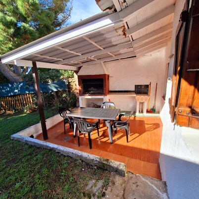 Bis Villa Gesell house 150 meters from the beach. Pet friendly