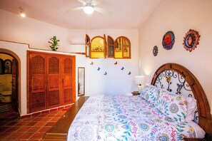 1 bedroom, iron/ironing board, WiFi, bed sheets - Mariposa - Charming Private1-Bedroom Casita in Mismaloya (Mismaloya)