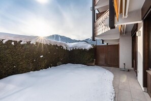 Property grounds - 250m from ski slopes, Ground floor, terrace, parking, tv, ski locker, 28m², La Clusaz (La Clusaz)