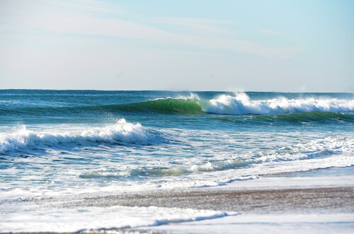NEW! 5 STAR Coastal Farmhouse - 3BR in Westerly! Moments to Watch Hill
