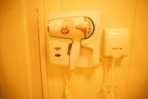 Bathroom - Homeinn Hotel (Pingyao Ancient City Rishengchang Draft Bank) (Pingyao)