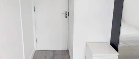 1 habitación, wifi y ropa de cama