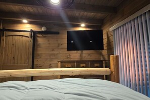 3 عدّة غرف نوم ومكواة/لوح كي وواي فاي مجانًا وملاءات أسرّة