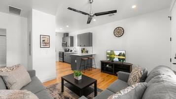 Apartment, 2 Bedrooms, Balcony, City View | 2 bedrooms, hypo-allergenic bedding, iron/ironing board, free WiFi