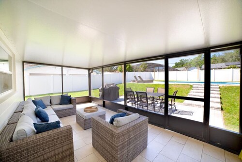 Paradise pool home- 4 Min Universal & 13 min Disney