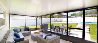 Paradise pool home- 4 Min Universal & 13 min Disney