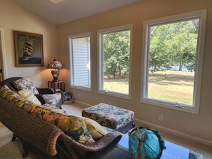 Interior - Lakehouse on Kentucky Lake-Waterfront/Private dock/Firepit/Gentle slope/firewood (Benton)