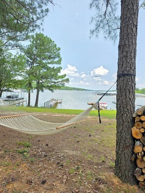 Property grounds - Lakehouse on Kentucky Lake-Waterfront/Private dock/Firepit/Gentle slope/firewood (Benton)