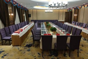 Unclassified image, 3 of 13, button - Etuoke Hotel (Otog Banner)
