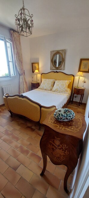 3 soverom, skrivebord, strykejern/-brett og wi-fi