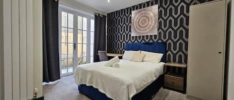 5 chambres, fer et planche à repasser, Wi-Fi gratuit, draps fournis