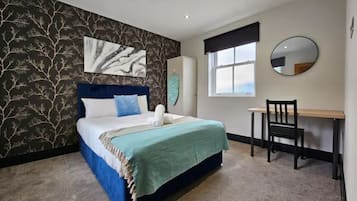 5 bedrooms, iron/ironing board, free WiFi, bed sheets