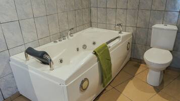 Shower, towels, soap, shampoo