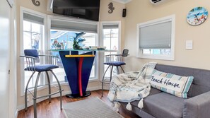 Living area - Waterfront Paradise w/Kayaks, Private Dock & BBQ (Key Largo)