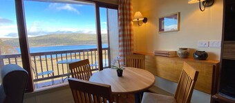 Little Robin Escape - Lakefront - views galore