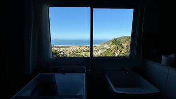 Casa lua de mel, acesso à piscina, vista para a praia | Parte interna