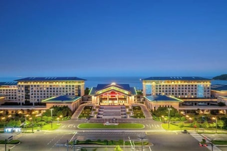 Exterior. Jinling Haizhou Bayview Conference Center