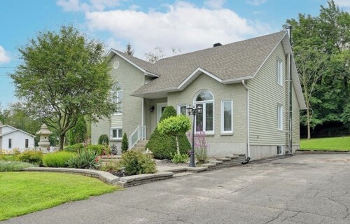 Spacious - 3 bedrooms house in Granby, Quebec