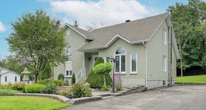Spacious - 3 bedrooms house in Granby, Quebec