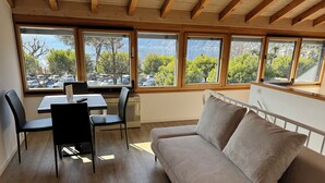 Superior Double Room, Lake View | Living area | 32-inch flat-screen TV with satellite channels - Osteria Ascona (Ascona)