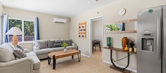 Charming 2-bedroom house with WiFi, AC with Modern Comforts