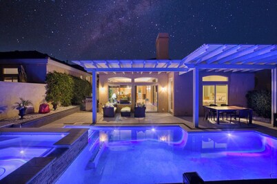 Desert Getaway in Indio with private pool & golf course 