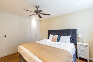 2 bedrooms, iron/ironing board, Internet, bed sheets - Elegant Two Bedroom Flat in Redcliffe Gardens (London)