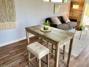 TV, offices - ~Blue Moon Bungalow~ (Athens)