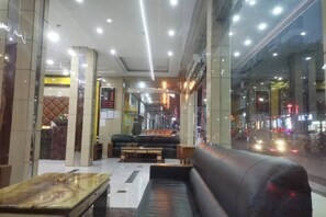 صورة غير مصنفة، 2 من 55، زرّ