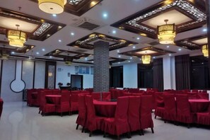 قاعة الولائم والاحتفالات