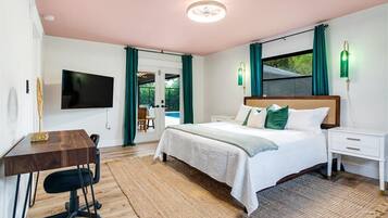 4 bedrooms, desk, iron/ironing board, free WiFi