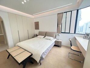 3 bedrooms, iron/ironing board, free WiFi, bed sheets - Eastern Hub - Warm 3Bedroom Apartment near Xintiandi, surround by Malls/Markets (Shanghai)