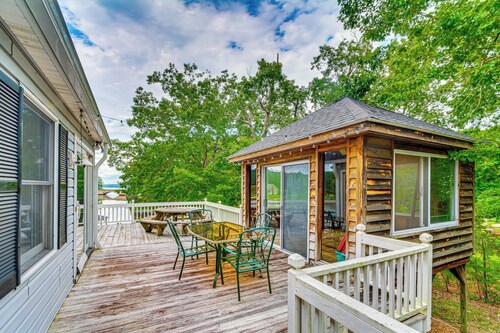 Private Island Getaway in Roanoke Rapids w/ Grill!