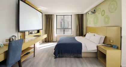 The Wall Street Holiday Hotel