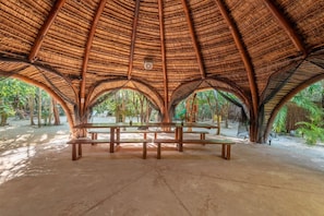 Outdoor dining - Jungle Loft Suite - Santuario Hotel Boutique (Tulum)