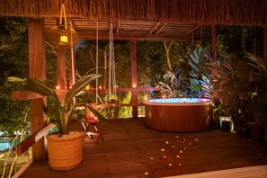 مغطس سبا خارجي