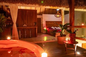 Indoor spa tub